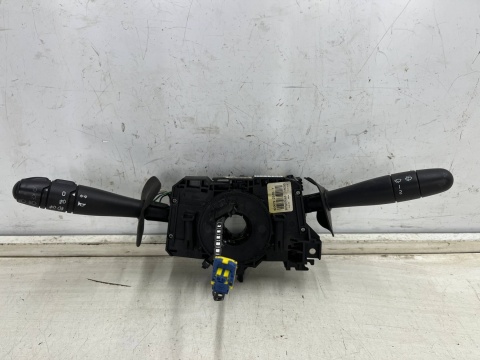 Manetka Dacia Logan 1 I 05-14r. przełącznik światel kierunkowskazów wycieraczek taśma poduszki pająk zespolony Manetka Dacia Logan 1 I 05-14r. przełącznik światel kierunkowskazów wycieraczek taśma poduszki pająk zespolony