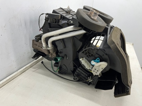 Nagrzewnica Dacia Logan MCV I 06-13r. Z KLIMATYZACJĄ obudowa chłodnicy wody parownik klimatyzacji 272703952r Nagrzewnica Dacia Logan MCV I 06-13r. Z KLIMATYZACJĄ obudowa chłodnicy wody parownik klimatyzacji 272703952r