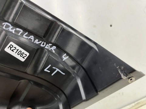 Osłona pod zderzak Mitsubishi Outlander 4 IV 21r.- LEWA tylna osłona podwozia nadkola zderzaka lewy tył 6415a113 Osłona pod zderzak Mitsubishi Outlander 4 IV 21r.- LEWA tylna osłona podwozia nadkola zderzaka lewy tył 6415a113