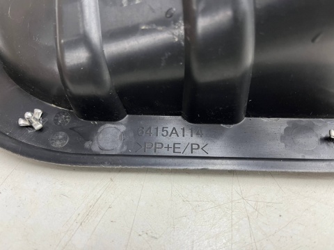 Osłona pod zderzak Mitsubishi Outlander 4 IV 21r.- prawa tylna osłona podwozia nadkola zderzaka prawy tył 6415a114 Osłona pod zderzak Mitsubishi Outlander 4 IV 21r.- prawa tylna osłona podwozia nadkola zderzaka prawy tył 6415a114