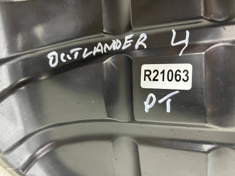 Osłona pod zderzak Mitsubishi Outlander 4 IV 21r.- prawa tylna osłona podwozia nadkola zderzaka prawy tył 6415a114 Osłona pod zderzak Mitsubishi Outlander 4 IV 21r.- prawa tylna osłona podwozia nadkola zderzaka prawy tył 6415a114