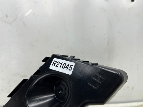 Ślizg Mazda CX-30 CX30 19r.- LEWE tylne mocowanie zderzaka wspornik uchwyt lewy tył dfr5502j1 Ślizg Mazda CX-30 CX30 19r.- LEWE tylne mocowanie zderzaka wspornik uchwyt lewy tył dfr5502j1