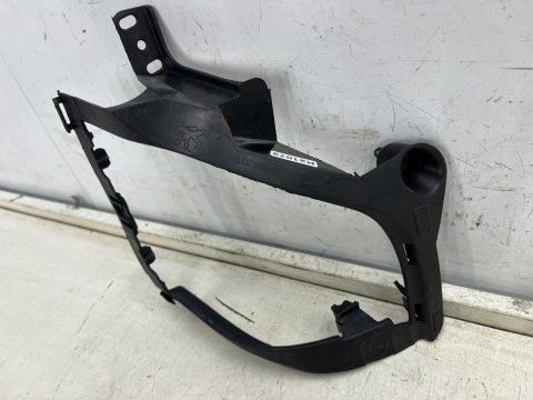 Ślizg Peugeot 2008 I 13-19r. lewe tylne mocowanie kosz lampy przeciwmgielnej zderzaka wspornik uchwyt lewy tył 9800481180 Ślizg Peugeot 2008 I 13-19r. lewe tylne mocowanie kosz lampy przeciwmgielnej zderzaka wspornik uchwyt lewy tył 9800481180