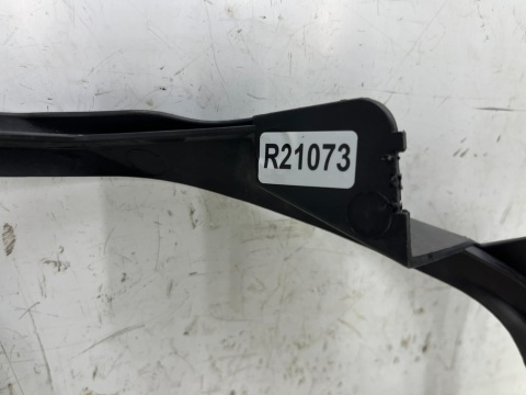 Ślizg Peugeot 2008 I 13-19r. prawe tylne mocowanie kosz lampy przeciwmgielnej zderzaka wspornik uchwyt prawy tył 9800481080 Ślizg Peugeot 2008 I 13-19r. prawe tylne mocowanie kosz lampy przeciwmgielnej zderzaka wspornik uchwyt prawy tył 9800481080