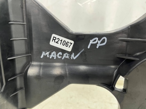 Ślizg Porsche Macan I 95b 14-18r. PRAWE przednie mocowanie reflektora wspornik pasa pod lampę prawy przód 95b941122b Ślizg Porsche Macan I 95b 14-18r. PRAWE przednie mocowanie reflektora wspornik pasa pod lampę prawy przód 95b941122b