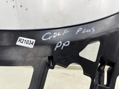 Ślizg VW Golf Plus LIFT 08-14r. prawe przednie mocowanie wspornik uchwyt zderzaka prawy przód Ślizg VW Golf Plus LIFT 08-14r. prawe przednie mocowanie wspornik uchwyt zderzaka prawy przód