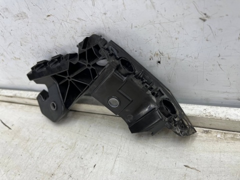 Ślizg VW Polo 6 VI 2g 17r.- prawe przednie mocowanie wspornik uchwyt zderzaka prawy przód 2gs807184b Ślizg VW Polo 6 VI 2g 17r.- prawe przednie mocowanie wspornik uchwyt zderzaka prawy przód 2gs807184b