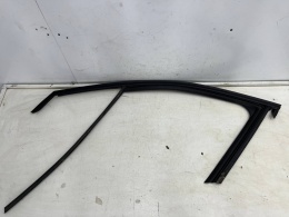 Uszczelka Citroen C3 III 16-24r. guma szyby ramki lewych przednich drzwi kierowcy NIE USZKODZONA 9813201980