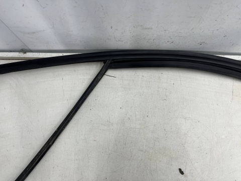 Uszczelka Citroen C3 III 16-24r. guma szyby ramki lewych przednich drzwi kierowcy NIE USZKODZONA 9813201980 Uszczelka Citroen C3 III 16-24r. guma szyby ramki lewych przednich drzwi kierowcy NIE USZKODZONA 9813201980