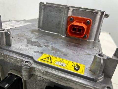 Inwerter hybrydowy Citroen Peugeot Toyota Opel ładowarka pokładowa konwerter falownik napięcia przetwornica 98463682 Inwerter hybrydowy Citroen Peugeot Toyota Opel ładowarka pokładowa konwerter falownik napięcia przetwornica 98463682