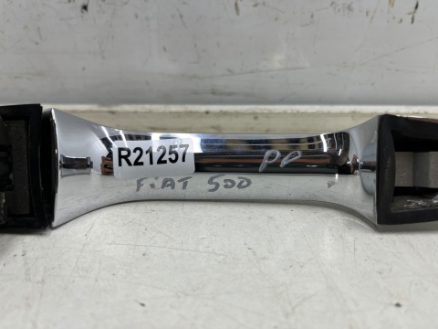 Klamka Fiat 500 07r.- prawa przednia zewnętrzna rączka drzwi CHROMOWANA prawy przód Klamka Fiat 500 07r.- prawa przednia zewnętrzna rączka drzwi CHROMOWANA prawy przód