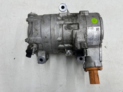 Kompresor klimatyzacji Citroen C4 Jumpy Berlingo Peugeot 208 2008 Partner Combo Corsa Mokka Vivaro 19r.- sprężarka 9847929580 Kompresor klimatyzacji Citroen C4 Jumpy Berlingo Peugeot 208 2008 Partner Combo Corsa Mokka Vivaro 19r.- sprężarka 9847929580