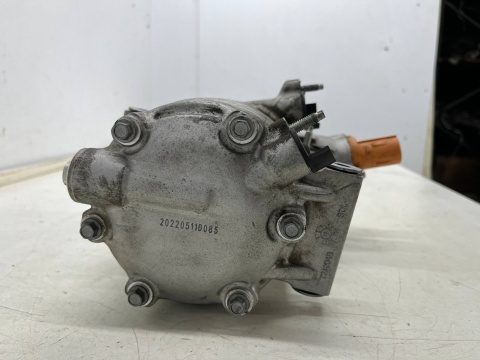 Kompresor klimatyzacji Citroen C4 Jumpy Berlingo Peugeot 208 2008 Partner Combo Corsa Mokka Vivaro 19r.- sprężarka 9847929580 Kompresor klimatyzacji Citroen C4 Jumpy Berlingo Peugeot 208 2008 Partner Combo Corsa Mokka Vivaro 19r.- sprężarka 9847929580