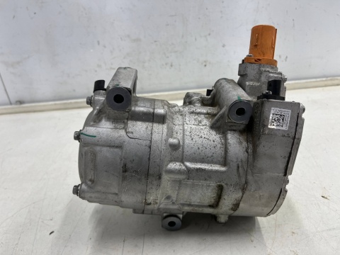 Kompresor klimatyzacji Citroen C4 Jumpy Berlingo Peugeot 208 2008 Partner Combo Corsa Mokka Vivaro 19r.- sprężarka 9847929580 Kompresor klimatyzacji Citroen C4 Jumpy Berlingo Peugeot 208 2008 Partner Combo Corsa Mokka Vivaro 19r.- sprężarka 9847929580