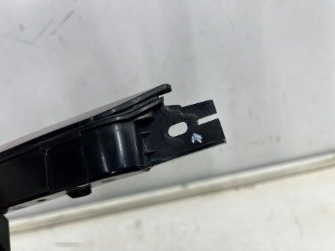 Lampa BMW X5 G05 18r.- trzecie dodatkowe światło stop w spoiler klapy bagażnika 749136507 Lampa BMW X5 G05 18r.- trzecie dodatkowe światło stop w spoiler klapy bagażnika 749136507