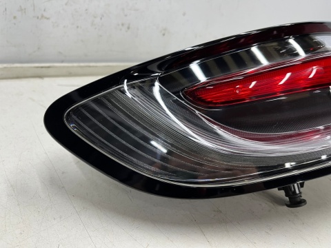 Lampa Porsche Macan I 95b LIFT 18r.- LEWA tylna w błotnik ORYGINALNA lewy tył Europa 95b945091l