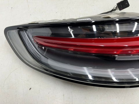 Lampa Porsche Macan I 95b LIFT 18r.- LEWA tylna w błotnik ORYGINALNA lewy tył Europa 95b945091l