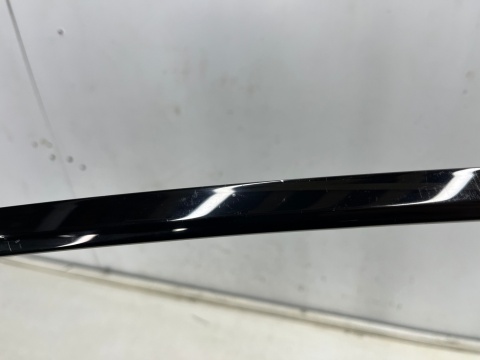 Listwa Audi A6 C8 18r.- lewa przednia listwa ozdobna górnej uszczelki zewnętrznej szyby drzwi lewy przód 4k0837643a Listwa Audi A6 C8 18r.- lewa przednia listwa ozdobna górnej uszczelki zewnętrznej szyby drzwi lewy przód 4k0837643a
