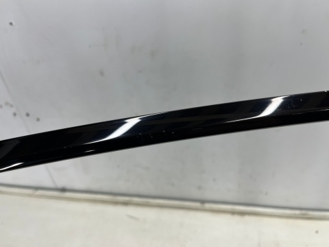 Listwa Audi A6 C8 18r.- lewa przednia listwa ozdobna górnej uszczelki zewnętrznej szyby drzwi lewy przód 4k0837643a Listwa Audi A6 C8 18r.- lewa przednia listwa ozdobna górnej uszczelki zewnętrznej szyby drzwi lewy przód 4k0837643a