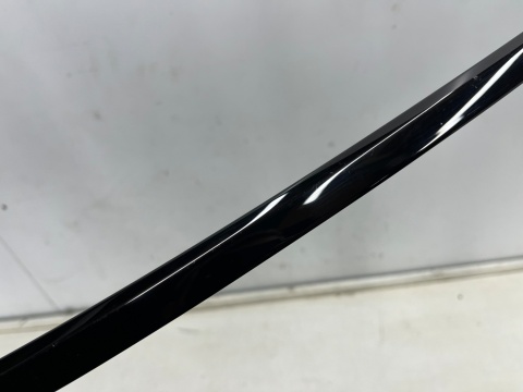 Listwa Audi A6 C8 18r.- lewa przednia listwa ozdobna górnej uszczelki zewnętrznej szyby drzwi lewy przód 4k0837643a Listwa Audi A6 C8 18r.- lewa przednia listwa ozdobna górnej uszczelki zewnętrznej szyby drzwi lewy przód 4k0837643a