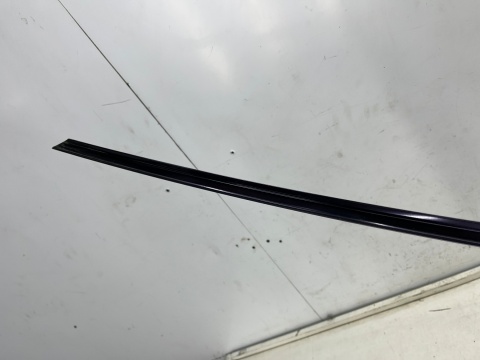 Listwa Audi A6 C8 18r.- lewa przednia listwa ozdobna górnej uszczelki zewnętrznej szyby drzwi lewy przód 4k0837643a Listwa Audi A6 C8 18r.- lewa przednia listwa ozdobna górnej uszczelki zewnętrznej szyby drzwi lewy przód 4k0837643a