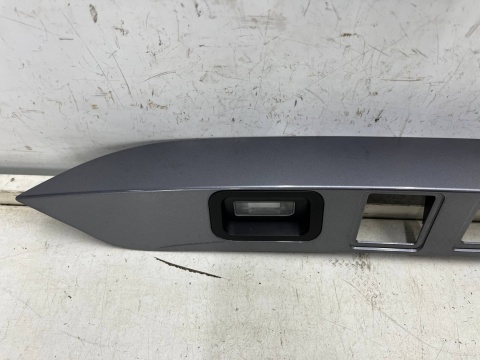Listwa BYD Seal U 23r.- lampki podświetlenia tablicy blenda nakładka dolna klapy bagażnika na przycisk i kamerę sa3hk-5506110 Listwa BYD Seal U 23r.- lampki podświetlenia tablicy blenda nakładka dolna klapy bagażnika na przycisk i kamerę sa3hk-5506110