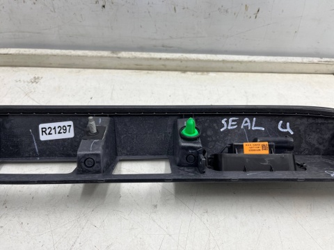 Listwa BYD Seal U 23r.- lampki podświetlenia tablicy blenda nakładka dolna klapy bagażnika na przycisk i kamerę sa3hk-5506110 Listwa BYD Seal U 23r.- lampki podświetlenia tablicy blenda nakładka dolna klapy bagażnika na przycisk i kamerę sa3hk-5506110