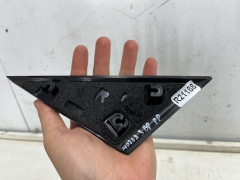 Listwa Mazda 3 III BM BN 13-18r. PRAWA przednia nakładka osłona trójkąt drzwi przednich prawy przód bdgf Listwa Mazda 3 III BM BN 13-18r. PRAWA przednia nakładka osłona trójkąt drzwi przednich prawy przód bdgf