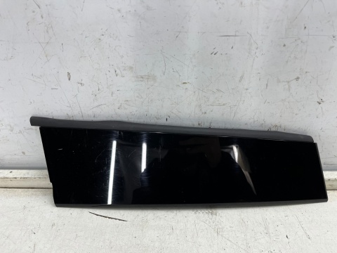 Listwa Mazda CX-30 CX30 19r.- LEWA tylna nakładka osłona słupka środkowego drzwi tylnych lewy tył dfr750m41 Listwa Mazda CX-30 CX30 19r.- LEWA tylna nakładka osłona słupka środkowego drzwi tylnych lewy tył dfr750m41