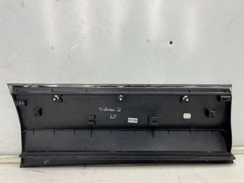 Listwa VW Tiguan 2 II 5na 16-24r. lewa tylna dolna nakładka drzwi bocznych CHROM lewy tył 5na854949af 5na854949ag Listwa VW Tiguan 2 II 5na 16-24r. lewa tylna dolna nakładka drzwi bocznych CHROM lewy tył 5na854949af 5na854949ag