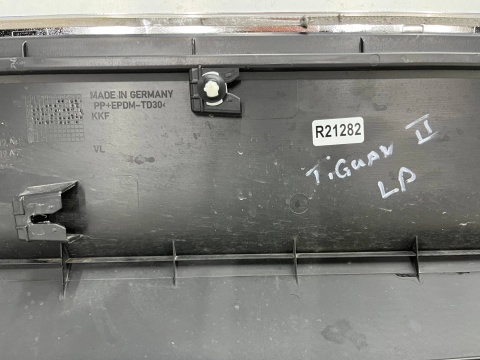 Listwa VW Tiguan II 5na + Allspace Tarraco 18r.- LEWA przednia dolna nakładka drzwi CHROM lewy przód 2ga854949ag 2ga854949af Listwa VW Tiguan II 5na + Allspace Tarraco 18r.- LEWA przednia dolna nakładka drzwi CHROM lewy przód 2ga854949ag 2ga854949af