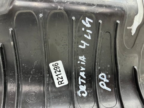 Osłona chłodnicy Skoda Octavia 4 IV Lift 24r.- prawa kierownica powietrza pasa przedniego 5e3121284g Osłona chłodnicy Skoda Octavia 4 IV Lift 24r.- prawa kierownica powietrza pasa przedniego 5e3121284g