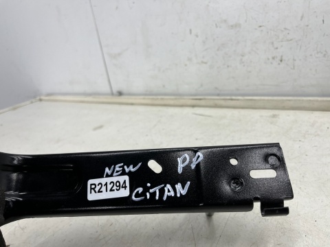 Pas przedni Mercedes Citan II w420 21r.- NOWE prawe przednie mocowanie pasa okular łącznik wspornik prawy przód 625128327r Pas przedni Mercedes Citan II w420 21r.- NOWE prawe przednie mocowanie pasa okular łącznik wspornik prawy przód 625128327r