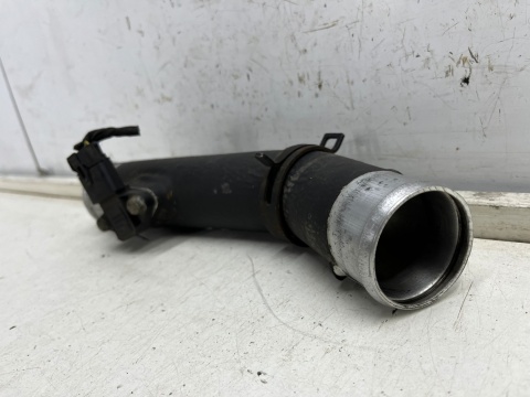 Rura Hyundai Grandeur IV 05-11r. 2.2 CRDi przewód dolotowy intercoolera wąż powietrza z czujnikiem