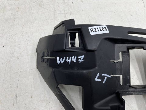 Ślizg Mercedes Vito w447 2014r.- LEWE tylne dolne mocowanie zderzaka wspornik uchwyt kosz na radar lewy tył Ślizg Mercedes Vito w447 2014r.- LEWE tylne dolne mocowanie zderzaka wspornik uchwyt kosz na radar lewy tył