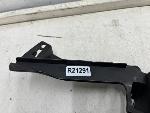 Ślizg Mercedes w204 C-klasa Lift 11-14r. LEWE przednie mocowanie zderzaka wspornik uchwyt lewy przód a2048850016 Ślizg Mercedes w204 C-klasa Lift 11-14r. LEWE przednie mocowanie zderzaka wspornik uchwyt lewy przód a2048850016
