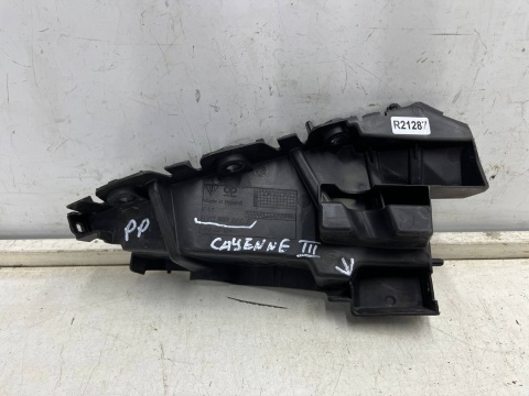 Ślizg Porsche Cayenne III 9y 18r.- prawe przednie mocowanie reflektora wspornik uchwyt zderzaka prawy przód 9y0807050f Ślizg Porsche Cayenne III 9y 18r.- prawe przednie mocowanie reflektora wspornik uchwyt zderzaka prawy przód 9y0807050f