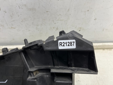 Ślizg Porsche Cayenne III 9y 18r.- prawe przednie mocowanie reflektora wspornik uchwyt zderzaka prawy przód 9y0807050f Ślizg Porsche Cayenne III 9y 18r.- prawe przednie mocowanie reflektora wspornik uchwyt zderzaka prawy przód 9y0807050f