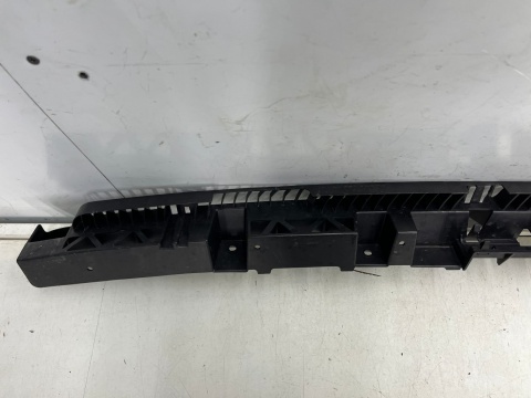 Ślizg Seat Arona 17r.- tylne środkowe mocowanie wspornik uchwyt zderzaka tył 6f9807863c Ślizg Seat Arona 17r.- tylne środkowe mocowanie wspornik uchwyt zderzaka tył 6f9807863c
