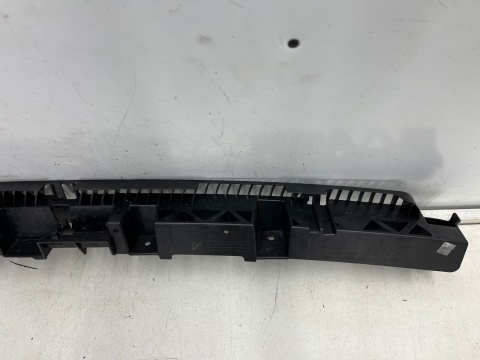Ślizg Seat Arona 17r.- tylne środkowe mocowanie wspornik uchwyt zderzaka tył 6f9807863c Ślizg Seat Arona 17r.- tylne środkowe mocowanie wspornik uchwyt zderzaka tył 6f9807863c