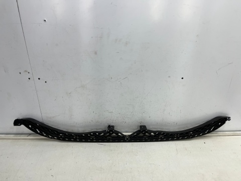 Ślizg VW Passat B8 3g 14-23r. przednie środkowe mocowanie atrapy zderzaka wspornik przód 3g0807889 Ślizg VW Passat B8 3g 14-23r. przednie środkowe mocowanie atrapy zderzaka wspornik przód 3g0807889