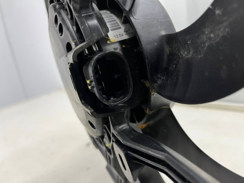 Wentylator chłodnicy Citroen C2 C3 C4 Cactus DS3 Peugeot 2008 207 208 301 308 Crossland 13-19r. wiatrak 9801666680 Wentylator chłodnicy Citroen C2 C3 C4 Cactus DS3 Peugeot 2008 207 208 301 308 Crossland 13-19r. wiatrak 9801666680