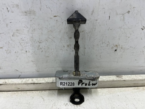 Zawias drzwi Mazda 6 II GH 07-12r tylny prawy lewy ogranicznik drzwi prawy lewy tył Zawias drzwi Mazda 6 II GH 07-12r tylny prawy lewy ogranicznik drzwi prawy lewy tył