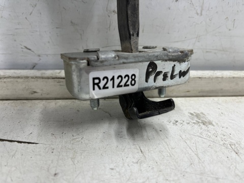 Zawias drzwi Mazda 6 II GH 07-12r tylny prawy lewy ogranicznik drzwi prawy lewy tył Zawias drzwi Mazda 6 II GH 07-12r tylny prawy lewy ogranicznik drzwi prawy lewy tył