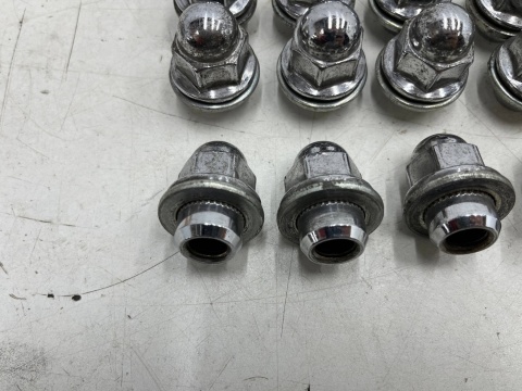 Nakrętki do felg aluminiowych Mitsubishi Kia Hyundai Toyota Lexus Mazda M12x1,5 ŁEB PŁASKI 37mm. do kół 20 sztuk na klucz 21 Nakrętki do felg aluminiowych Mitsubishi Kia Hyundai Toyota Lexus Mazda M12x1,5 ŁEB PŁASKI 37mm. do kół 20 sztuk na klucz 21