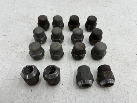 Nakrętki do felg alumiowych Mitsubishi Kia Hyundai Toyota Lexus Mazda M12x1,5 Stożkowe długość 29mm. do kół 16 sztuk klucz 21 Nakrętki do felg alumiowych Mitsubishi Kia Hyundai Toyota Lexus Mazda M12x1,5 Stożkowe długość 29mm. do kół 16 sztuk klucz 21