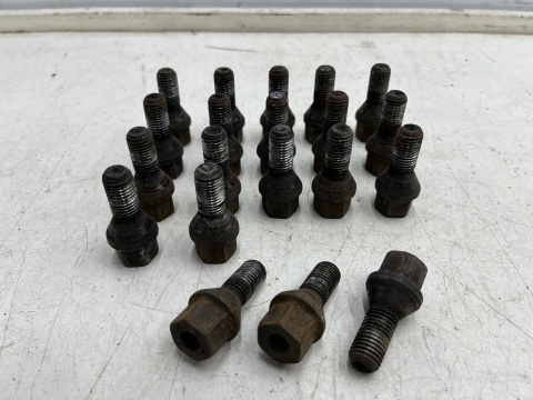 Śruby do felg alumiowych Opel Suzuki M12x1,5 Stożkowe długość gwintu 22mm. śruba do kół komplet 20 sztuk na klucz 17 Śruby do felg alumiowych Opel Suzuki M12x1,5 Stożkowe długość gwintu 22mm. śruba do kół komplet 20 sztuk na klucz 17