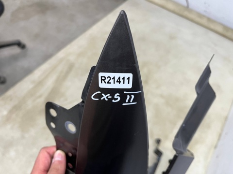 Błotnik Mazda CX-5 CX5 2 II 17r.- prawy przedni prawy przód Błotnik Mazda CX-5 CX5 2 II 17r.- prawy przedni prawy przód