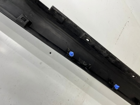 Nakładka progu Renault Scenic 4 IV 16-22r. prawa listwa progowa zewnętrzna próg 764260212r