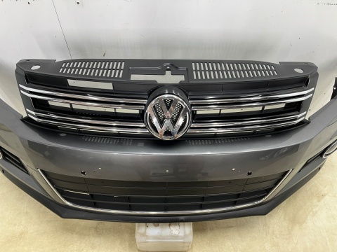 Zderzak przedni VW Tiguan 1 I 11-16r. Lift przód 6XPDC spryski 5N0807221K Zderzak przedni VW Tiguan 1 I 11-16r. Lift przód 6XPDC spryski 5N0807221K
